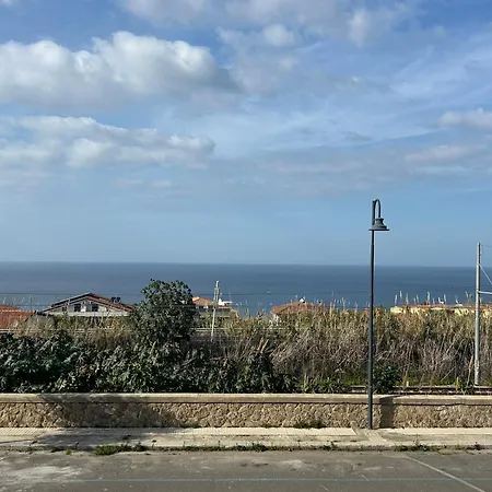 A Due Passi Da Micheiino شقة